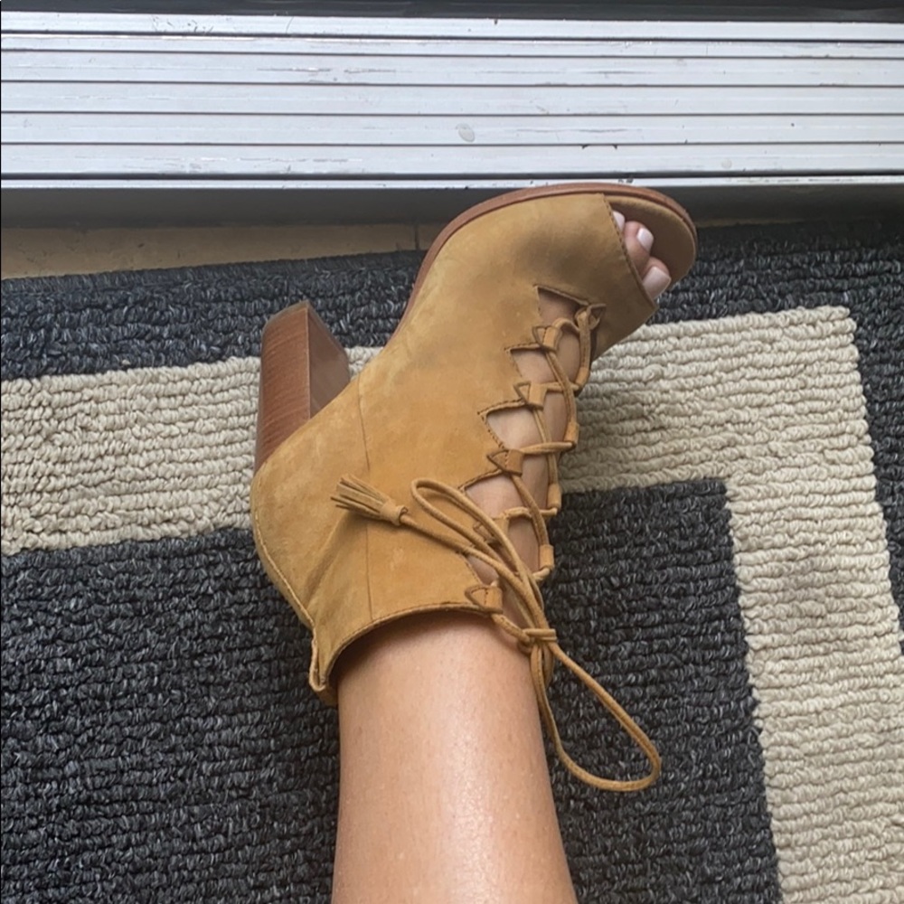 Frye Amy Peep Lace bootie